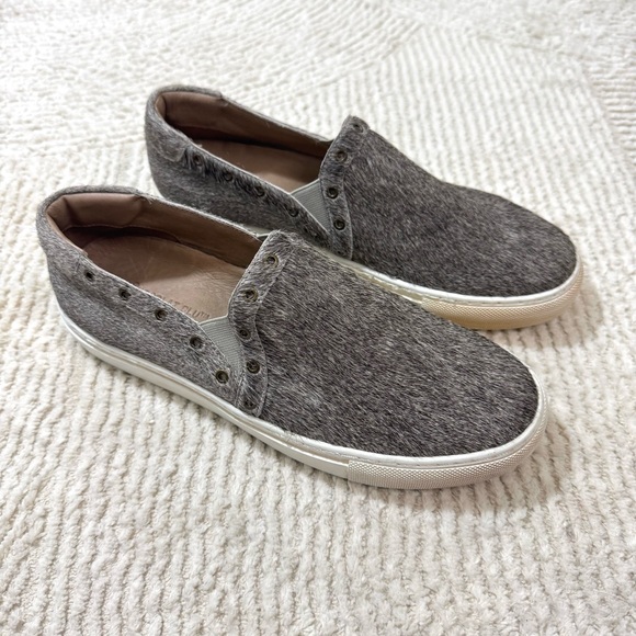 Chocolat Blu Noella Slip On Sneaker Grey Calf Hair Grommet Detail Size 39 US 8 - Picture 4 of 11